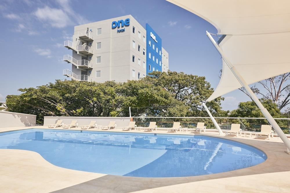 Hotel One Acapulco Diamante Esterno foto